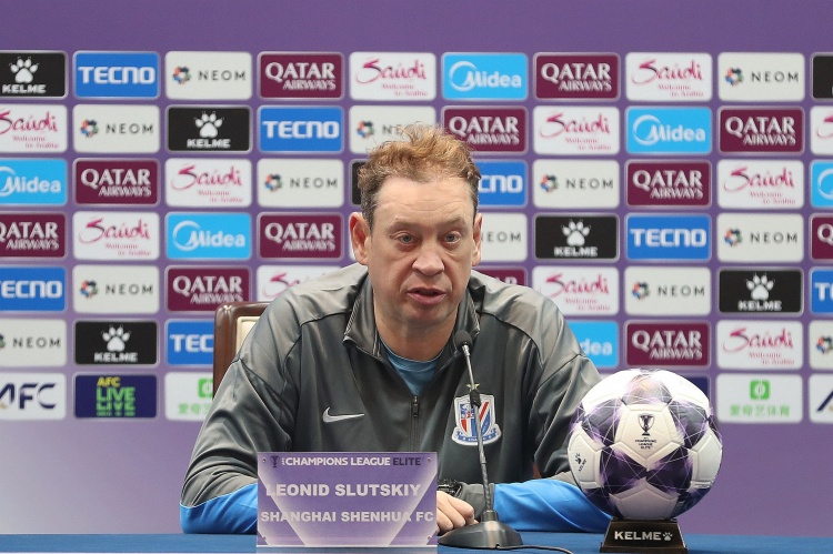 汪海健12416米跑动跻身中超前五 斯卢茨基换人策略催生申花板凳深度