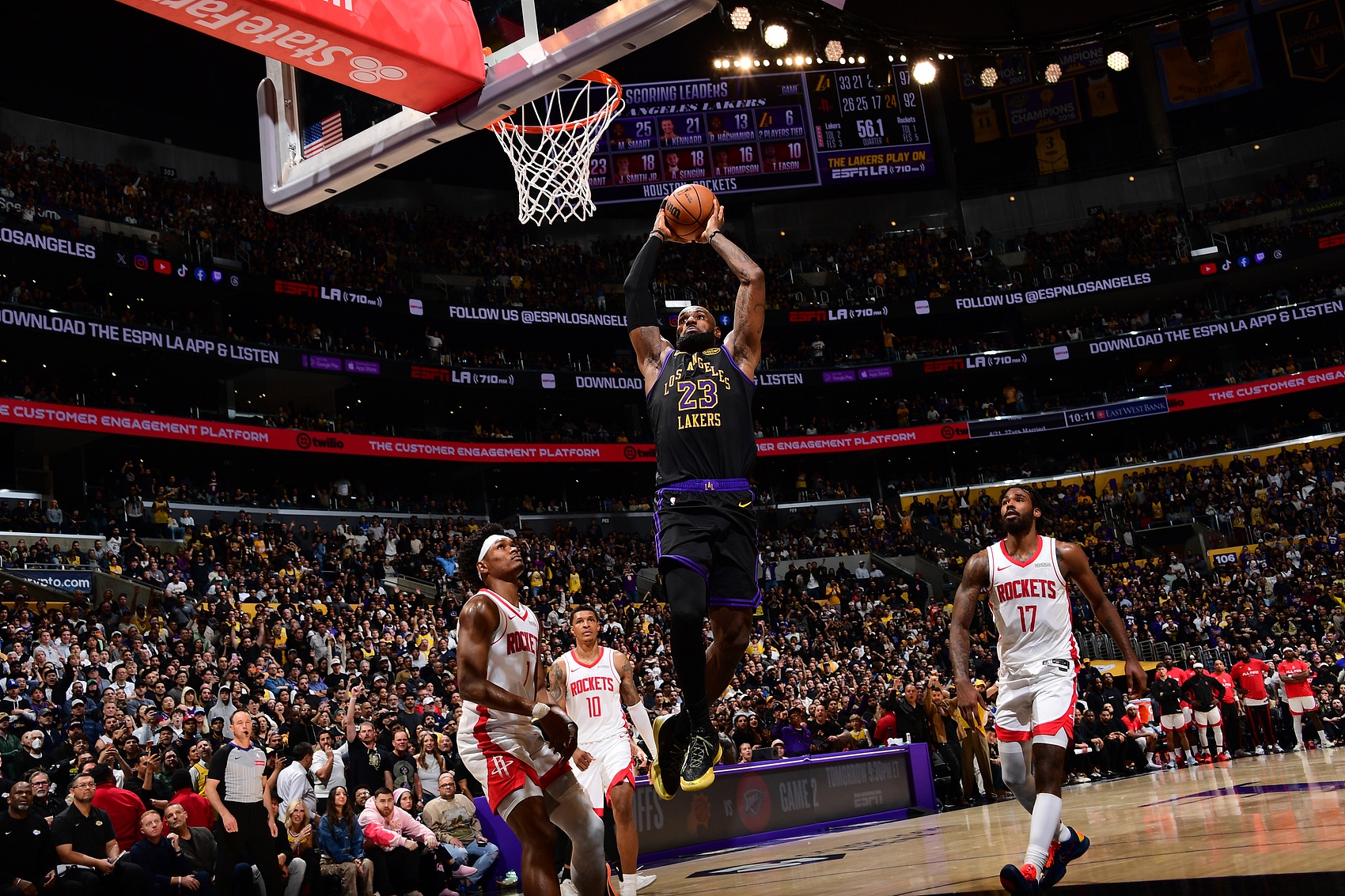 湖人中线夹击锁死杜兰特 詹姆斯28+8+7率队再胜火箭