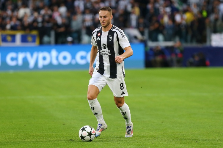 尤文标价3000万清洗库普梅纳斯，曼联加拉塔萨雷展开争夺