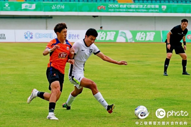 何鑫杰破门难救主 武汉三镇B队客场1-2负于厦门飞鹭 何鑫杰破门难救主 武汉三镇B队客场1-2负于厦门飞鹭