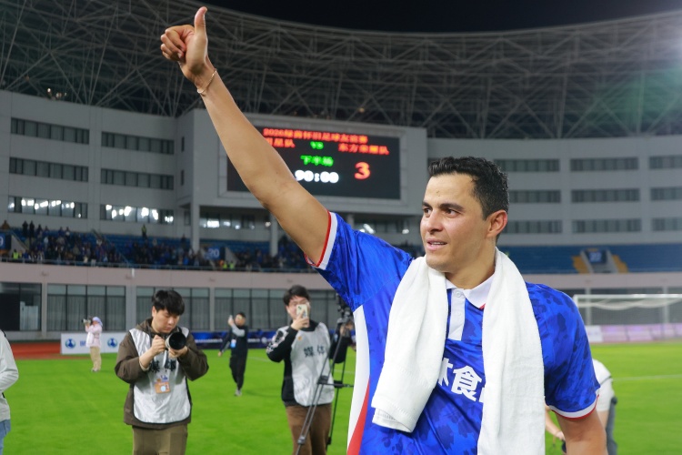 倒钩重现！莫雷诺友谊赛双响，离沪前将探访申花中心