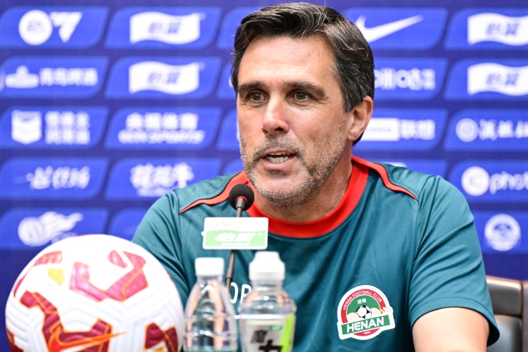 拉莫斯发布会否认离职传闻：会战斗到最后