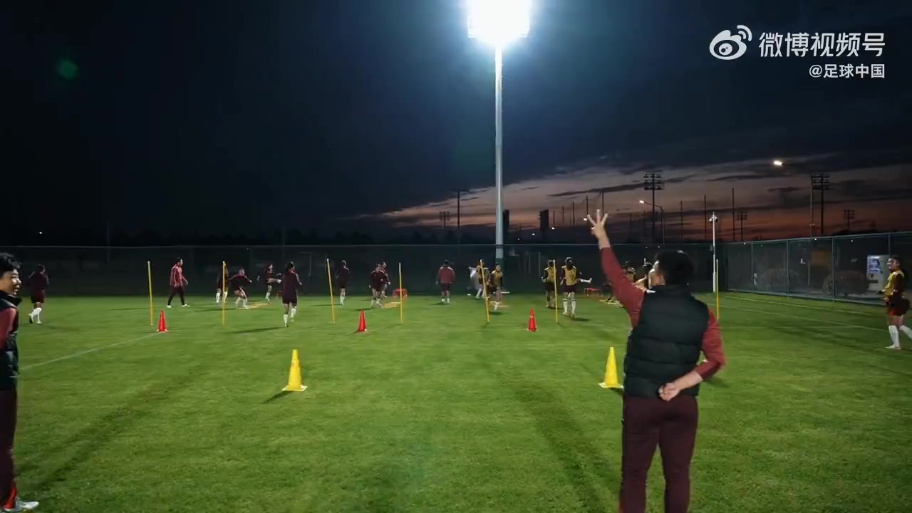 U17女足亚洲杯中国3-0越南，三球完胜取开门红