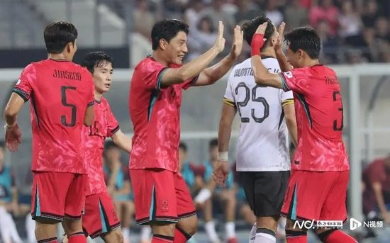 东亚杯揭幕战：国足0-3韩国，平均年龄25.1岁的青春阵吞三弹