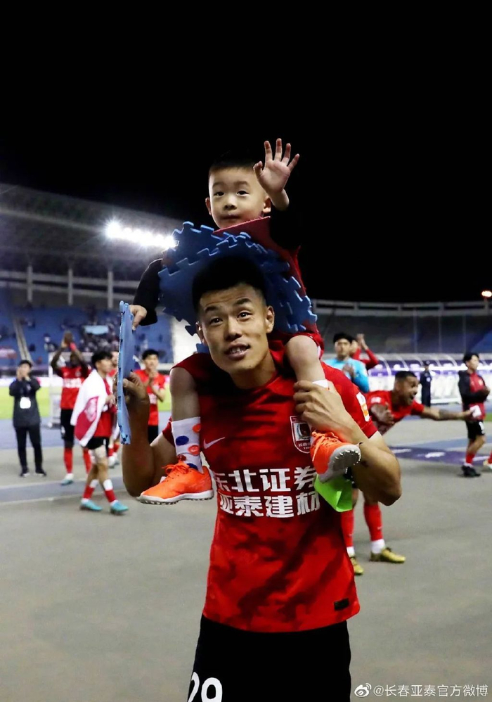 13轮追平历史最差开局，谭龙：站得住，亚泰旗就不会倒
