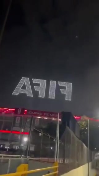 美加墨世界杯开幕式彩排：无人机矩阵霸屏天空