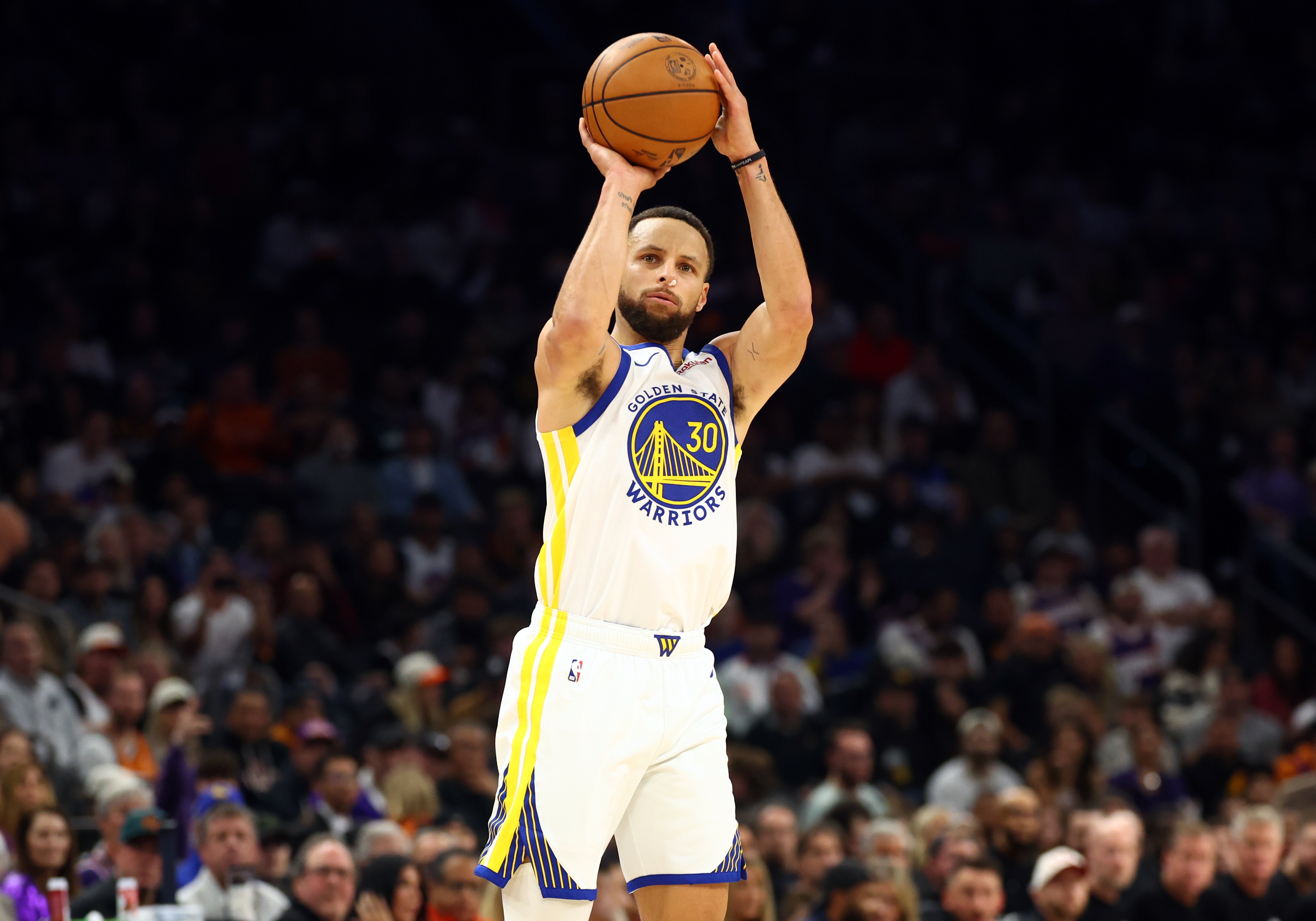 韦伯:库里不仅是历史最佳射手 更是被低估的终结者 韦伯:库里不仅是历史最佳射手 更是被低估的终结者