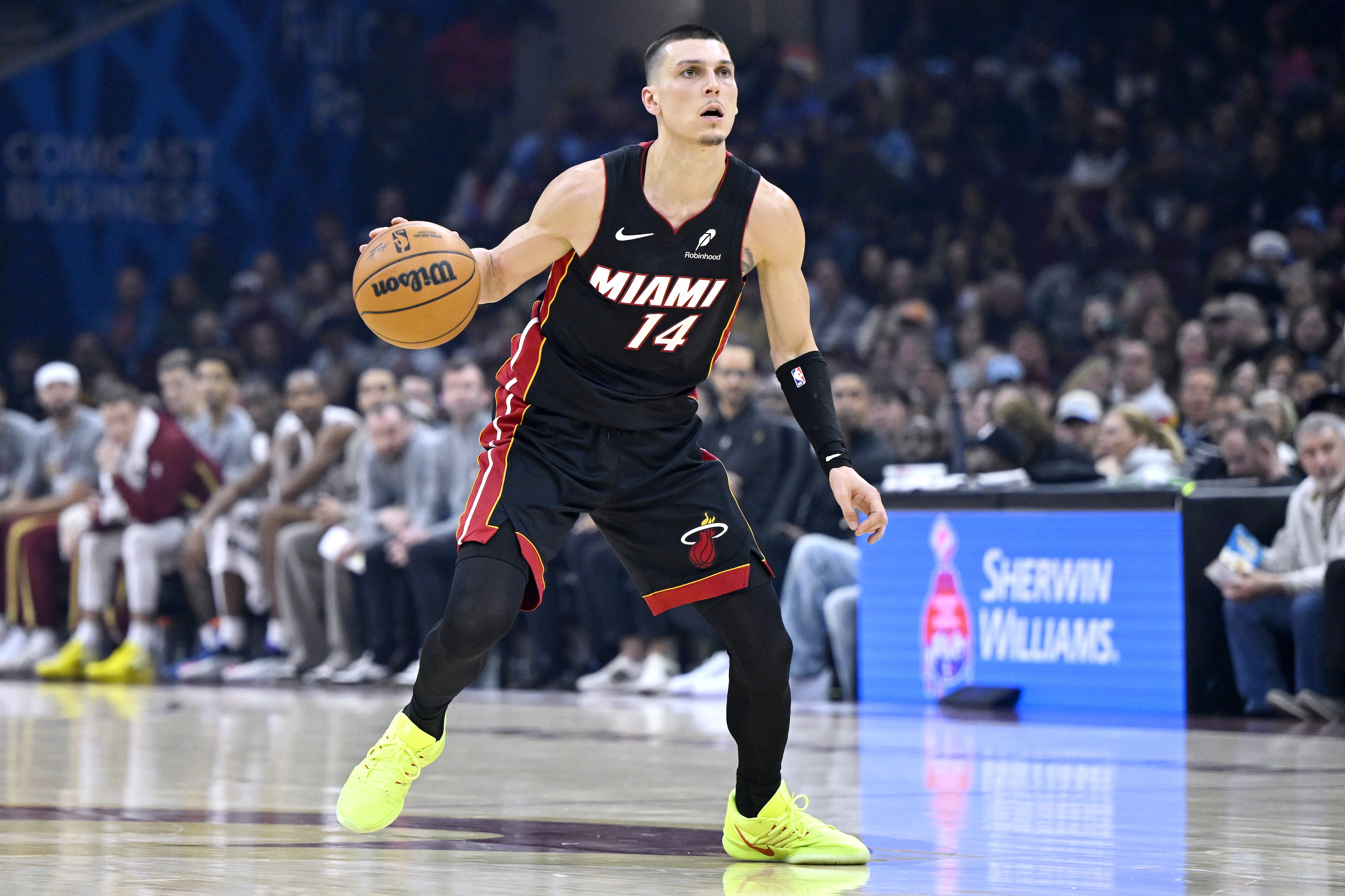 奇才vs热火比分预测：热火主场让17.5分，奇才近期防守崩盘分析